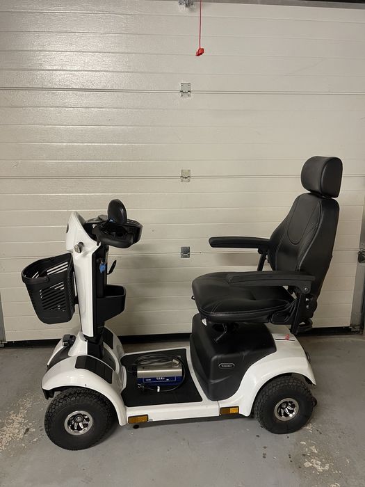 Carucior scuter Pride persoane dizabilitati handicap batrani