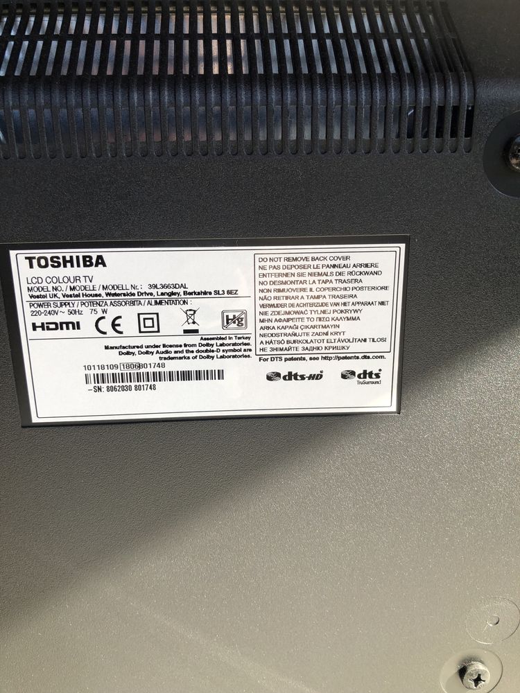 Vand smart tv Toshiba39 zoll  un Samsung Qled in stare de functionare