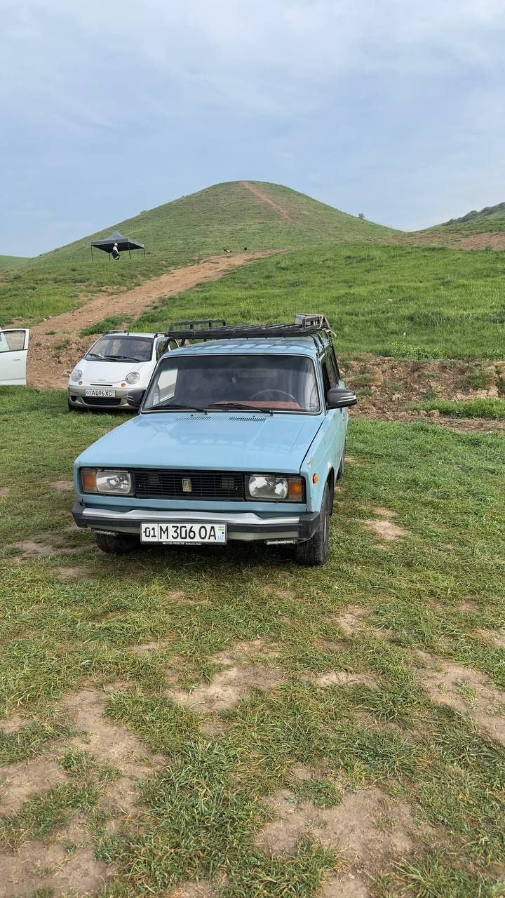 Vaz 2104 sotiladi
