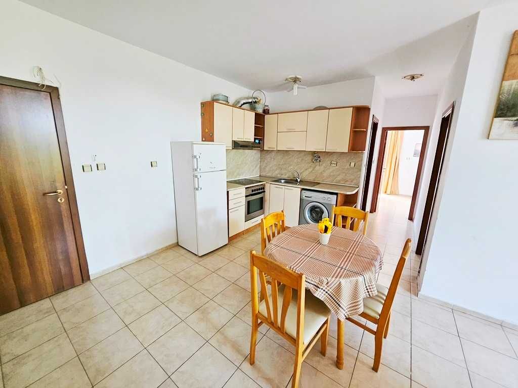 Продава се Тристаен апартамент в к.к. Слънчев бряг - 82 кв.м за 726 €/кв.м - Снимка #2