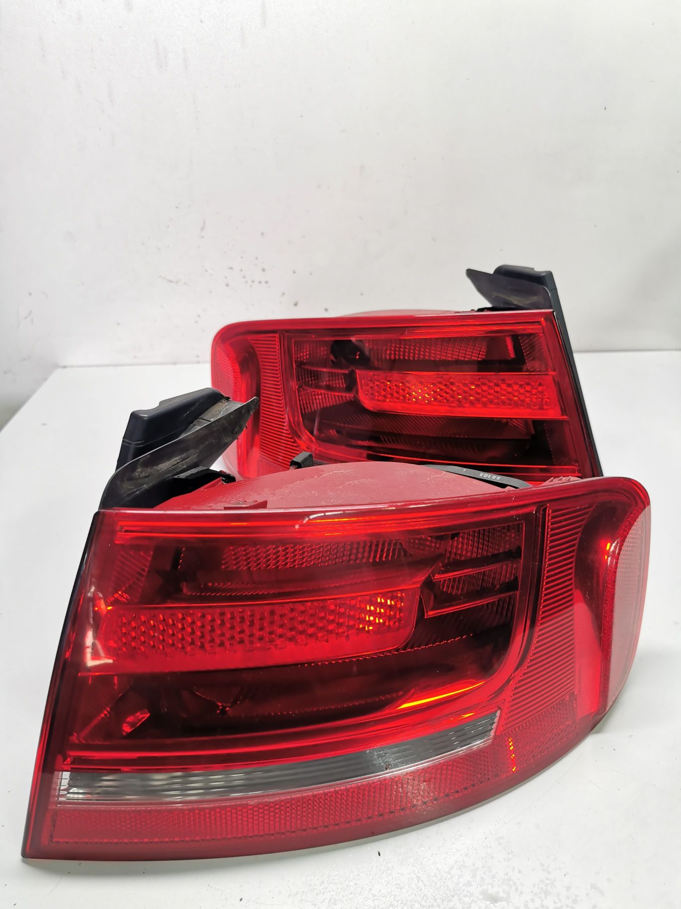 Stop Audi A4 B8 berlina tripla aripa stanga dreapta lampa dezmembrez