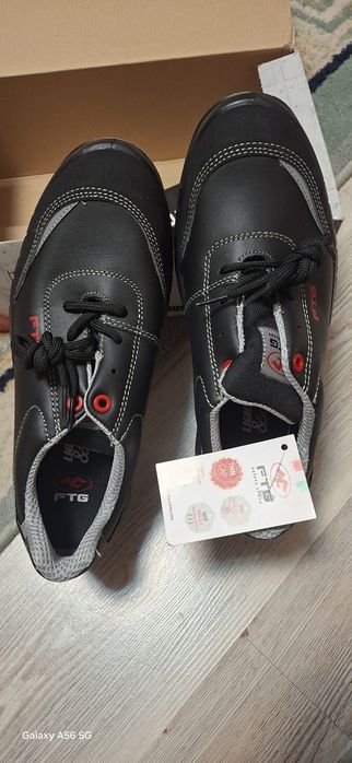 Работни обувки нови.