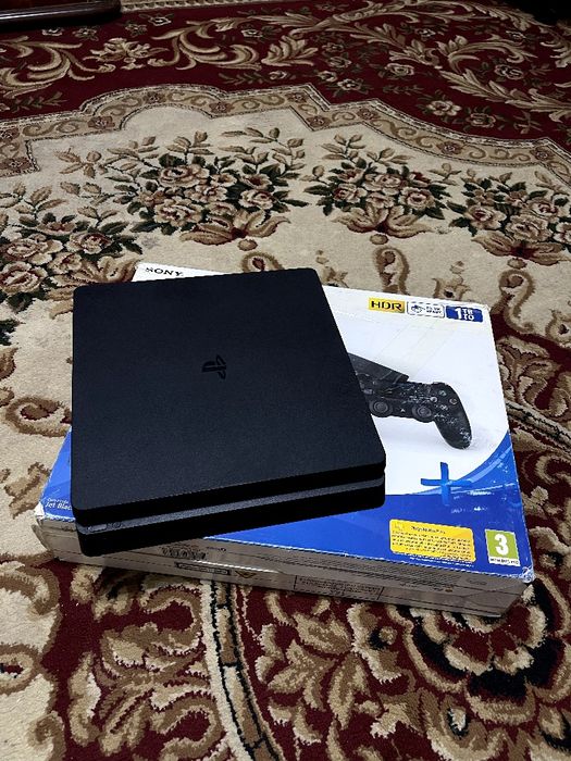 Playstation 4 slim 1tb