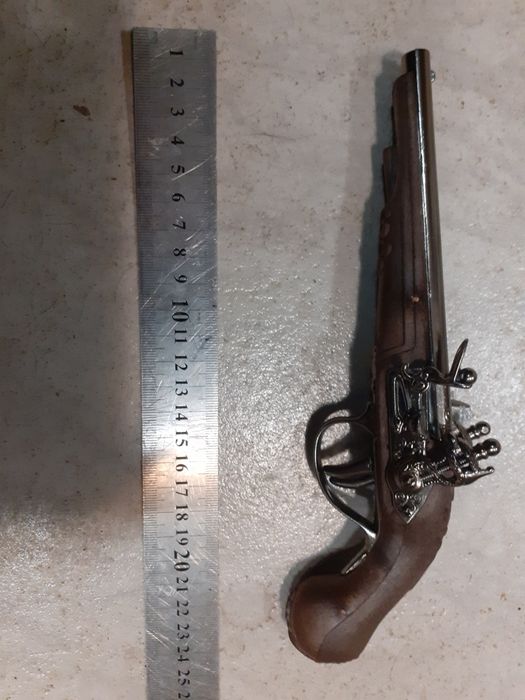 Красив кремъчен пистолет,пищов,оръжие