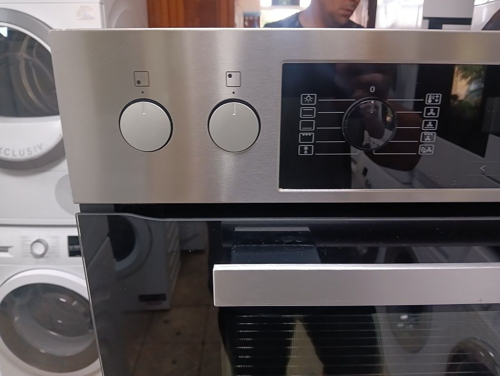 Като нова иноксова печка за вграждане Миеле Miele  с 2 години гаранция
