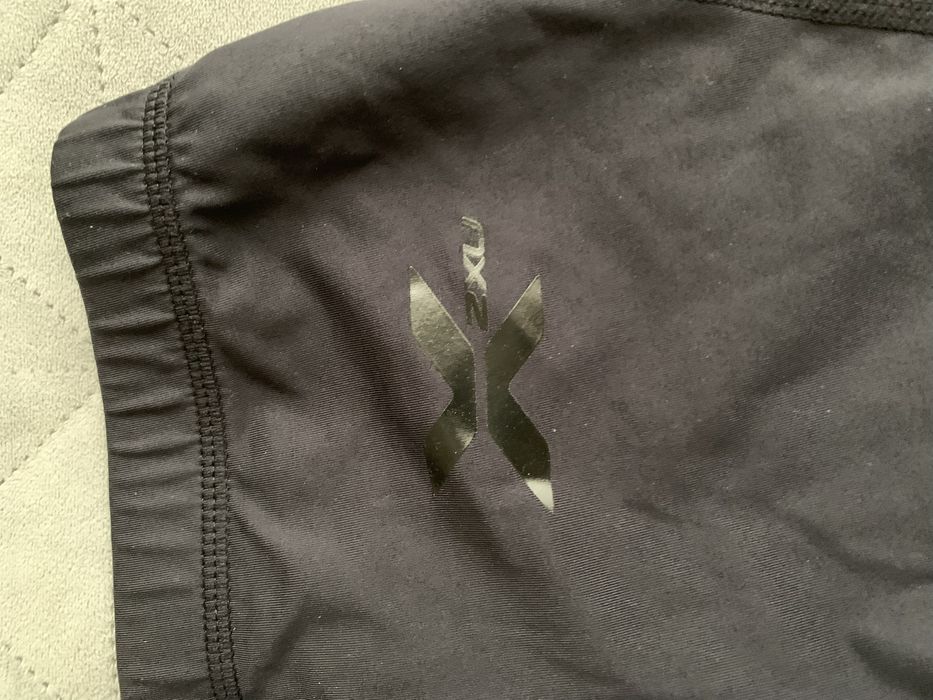 Дамски клин на марката 2XU