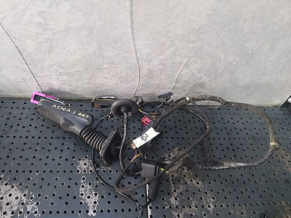 Cablaj instalatie electrica usa dreapta fata opel astra j 13336686