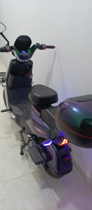 Скутер  почти новая 2025