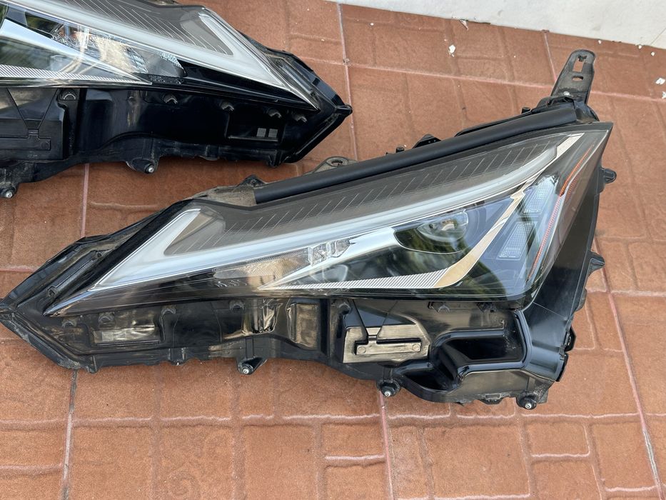 Ляв фар за Lexus UX 19г-23г