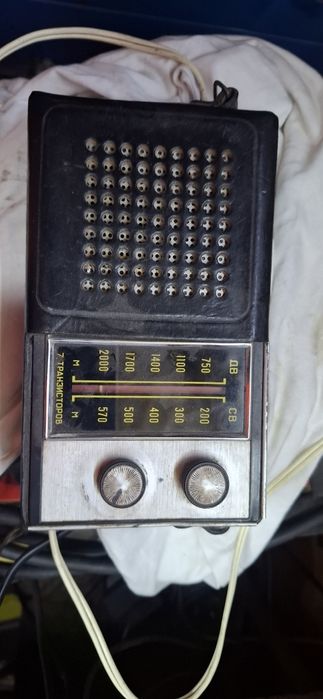 Radio vechi rusesc cred,in stare de funcționare