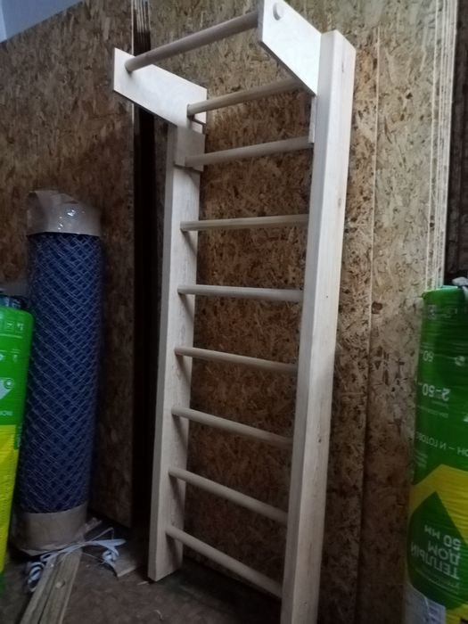 Деревянная лестница спортивная  (шведская