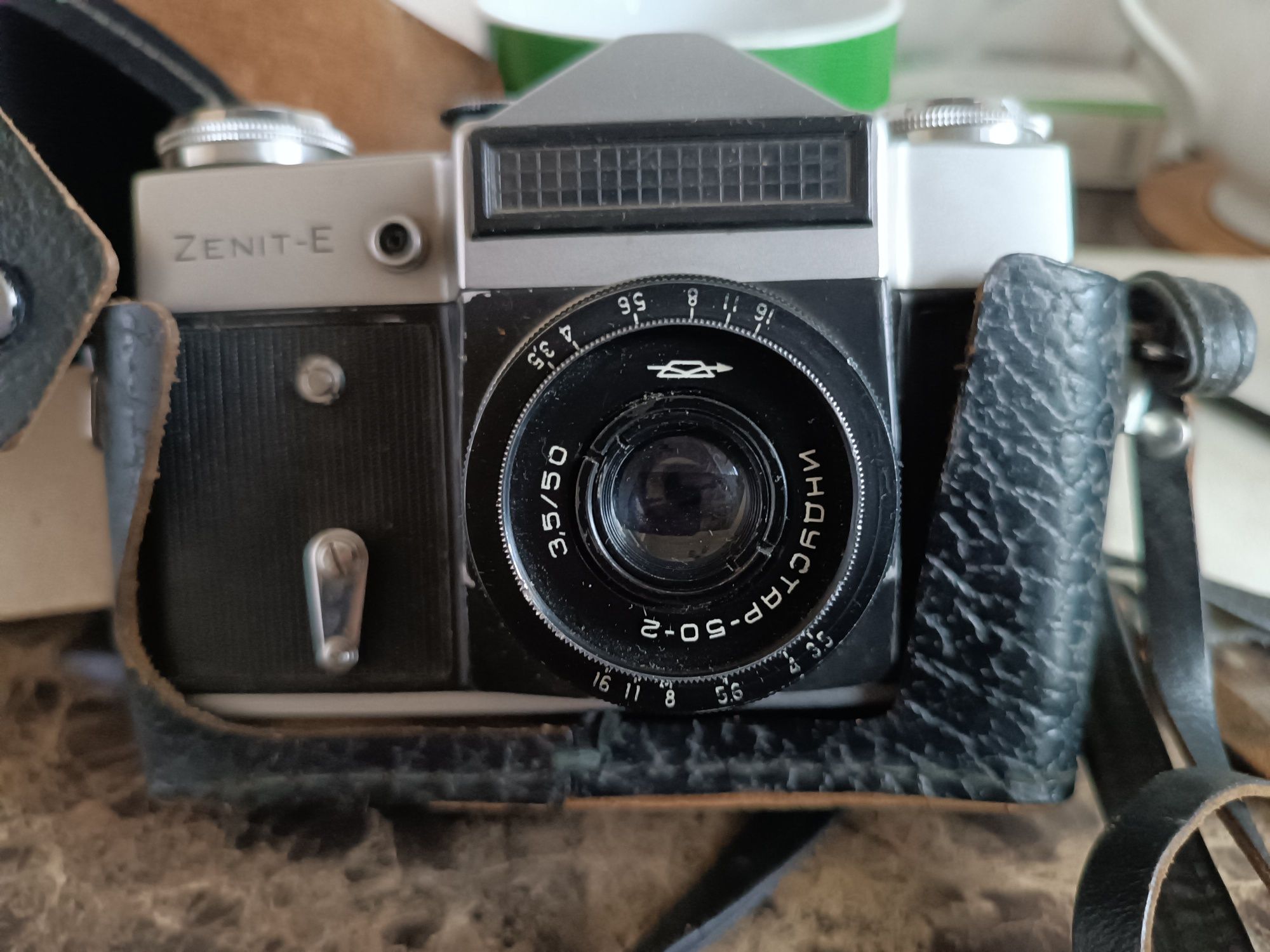 Продаю фотоаппарат Zenit E  в хорошем состоянии,рабочий