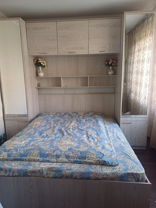 Продам спальный гарнитур