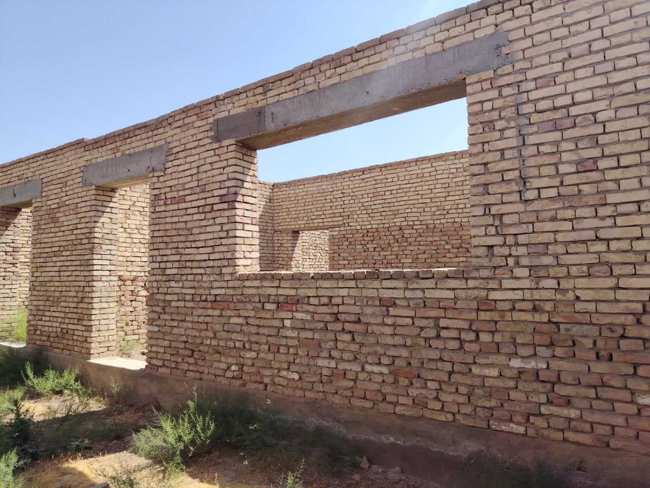 Uchastka sotiladi