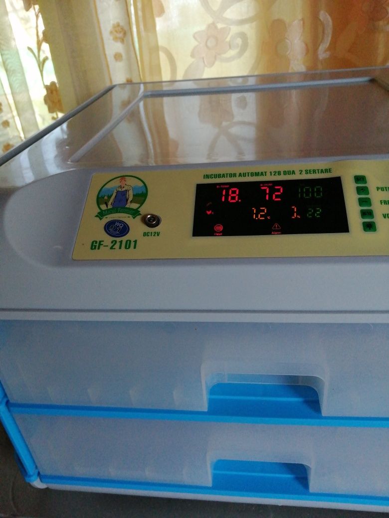 Incubator micul fermier 128 oua gf2101