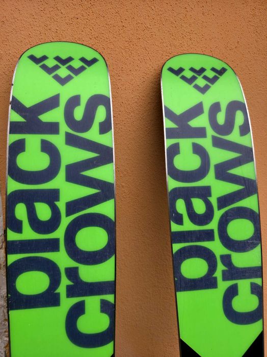 Schiuri de Tura Black Crows Captis cu legaturi Marker Kingpin