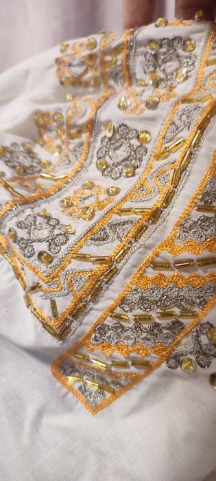 Ie tradițională damă