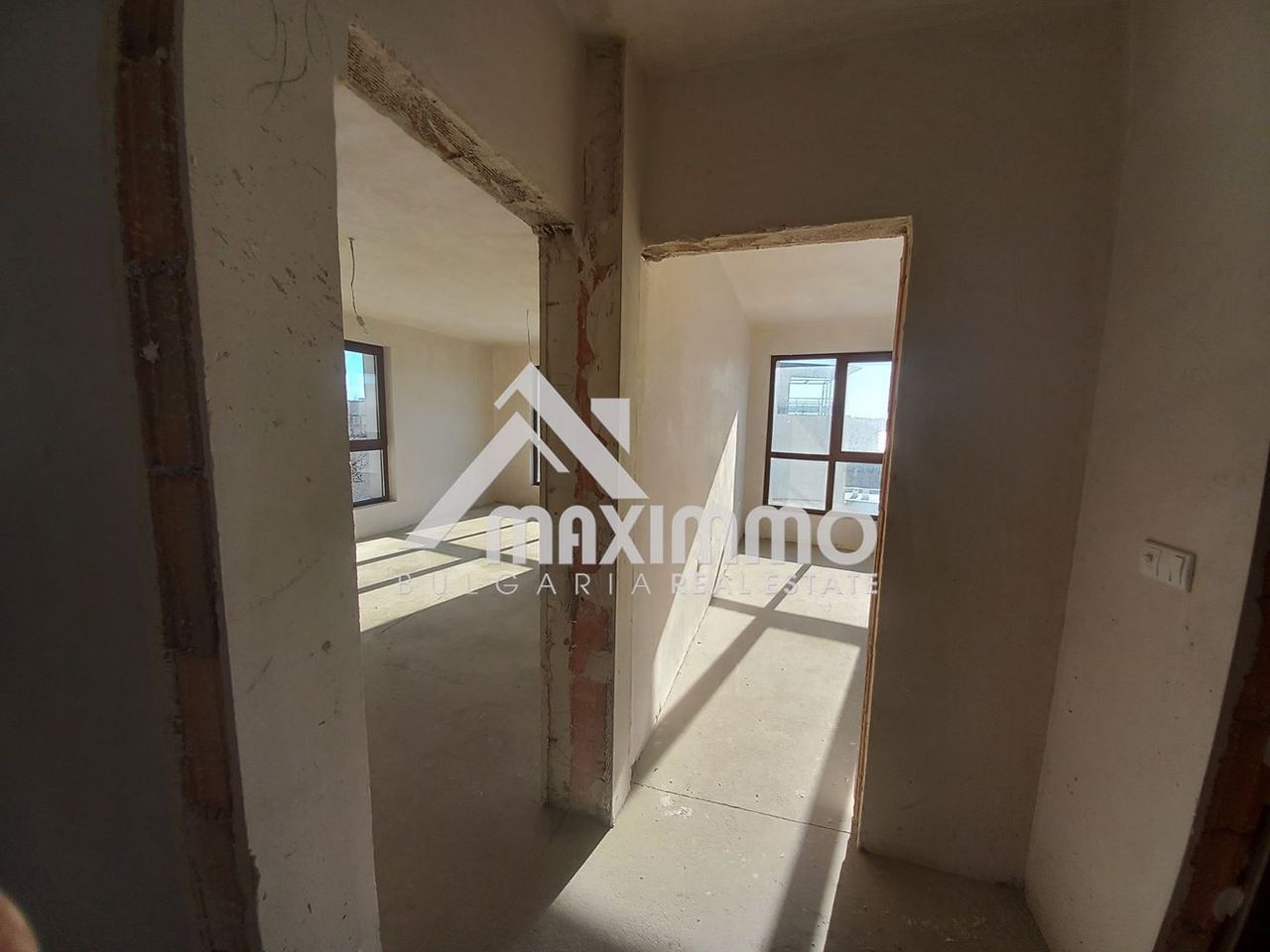 Продава се Тристаен апартамент в Варна, Левски - 102 кв.м за 1790 €/кв.м - Снимка #1