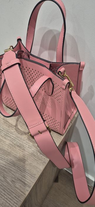 Оригинална дамска чанта Guess