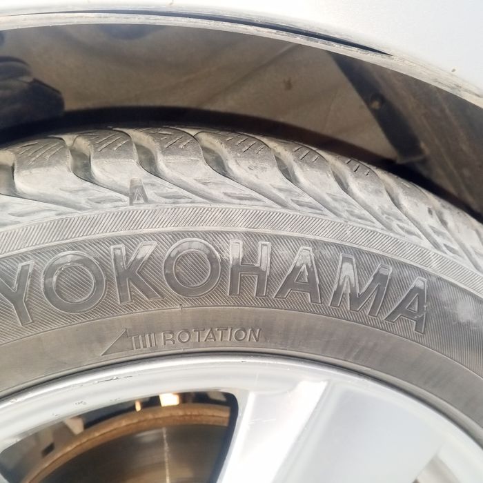 Avto shinalar sotiladi