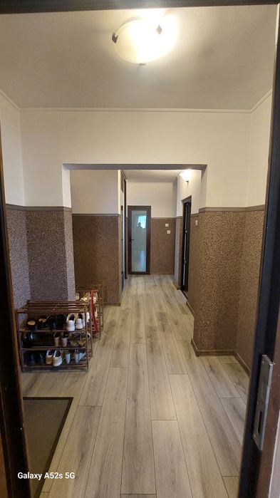 Apartament 4 camere-de vânzare - proprietar