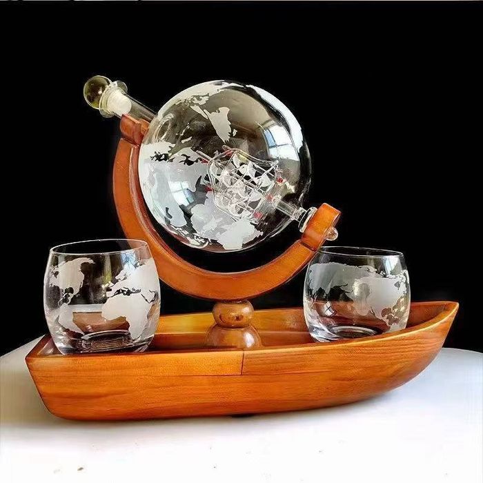 Глобус графин  и  бакал vip -подарок   необычные на кораблей