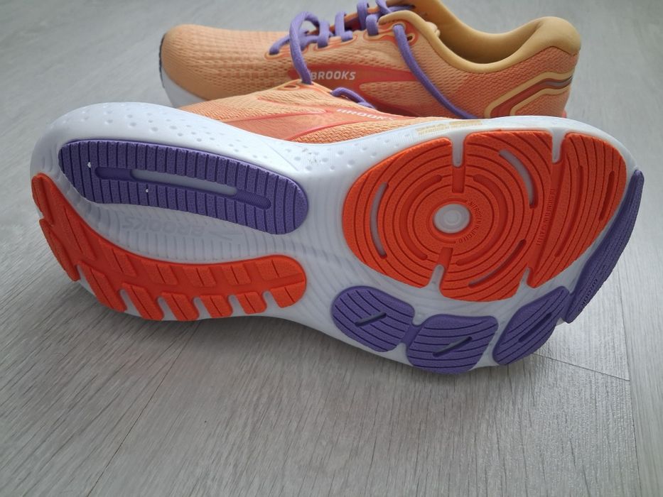 Vand Adidași Brooks 21 37,5 Dama Noi fără eticheta