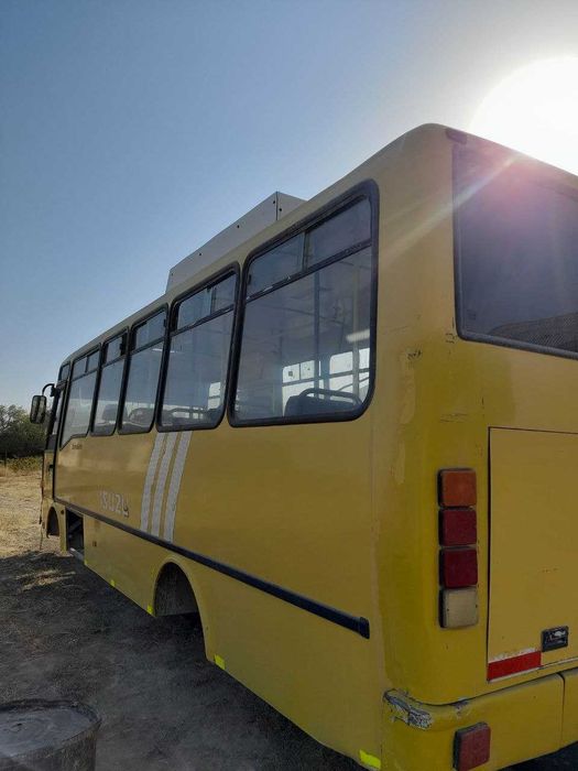 Issuzi avtobus kuzov