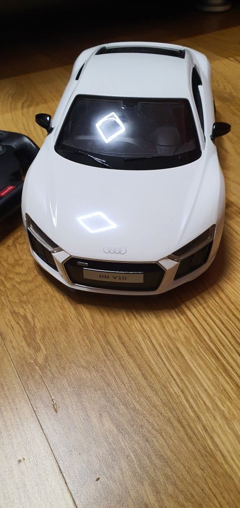 Audi R8 cu telecomandă