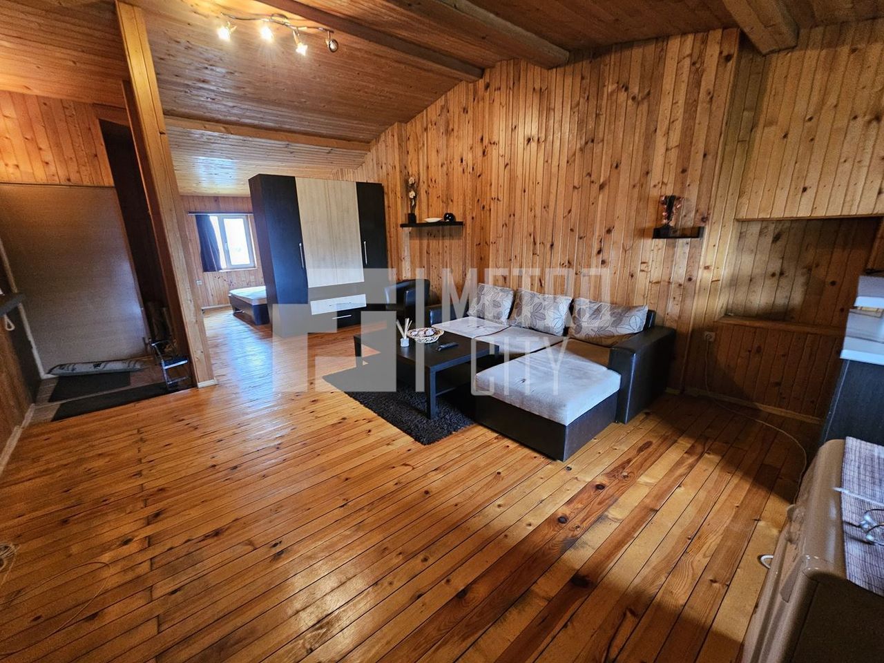 Дава се под наем Едностаен апартамент в София, Център - 45 кв.м за 357 € - Снимка #1