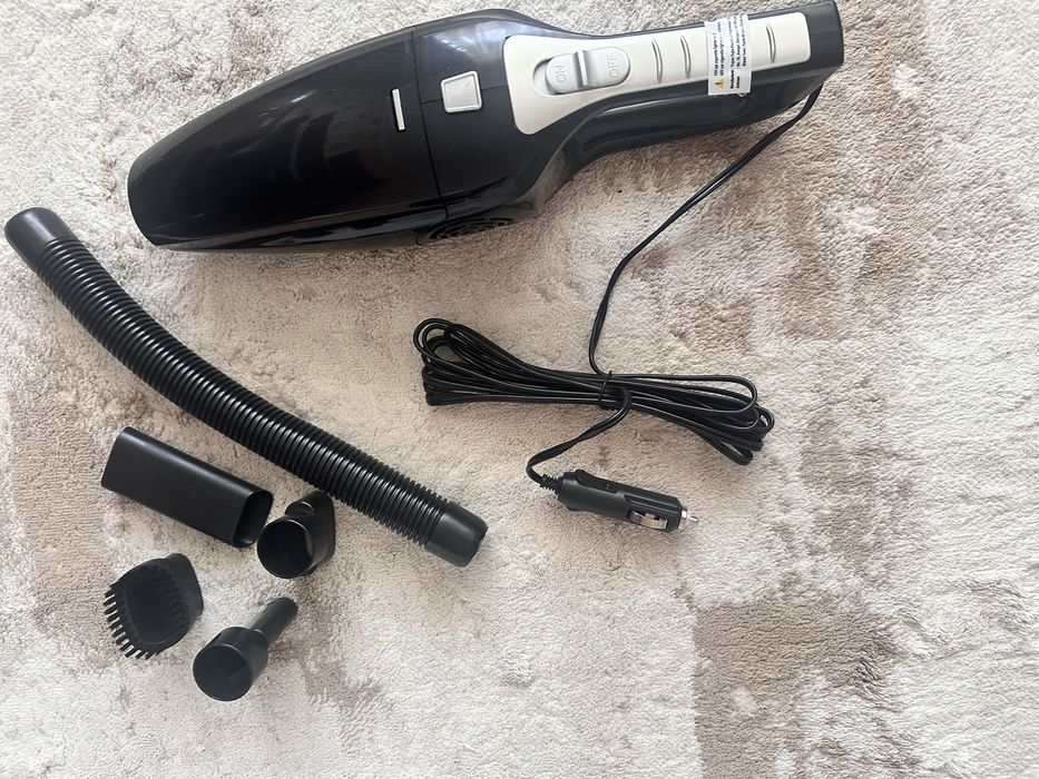 Автомобильный пылесос