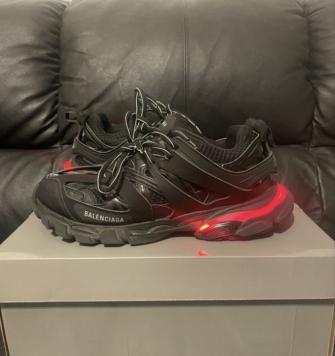 Balenciaga track led