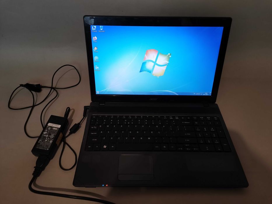 Лаптоп Acer Aspire 5733 PEW71