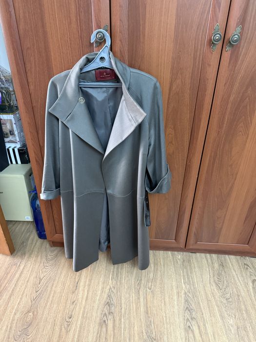 Продам пальто осеннее серого цвета