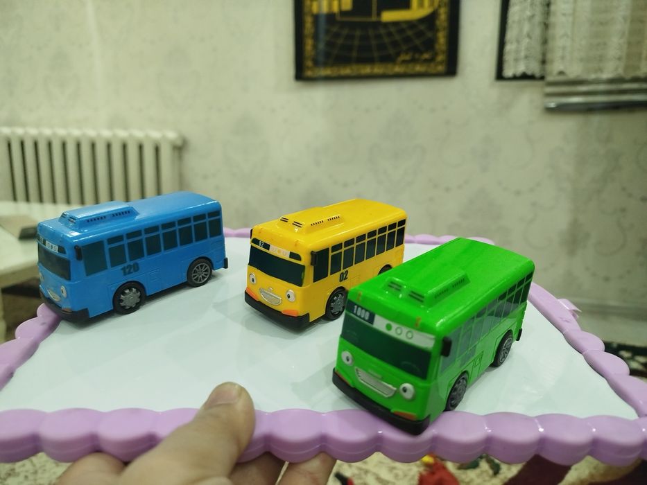 Игрушки для мальчиков,робот трансформер. Супергерои