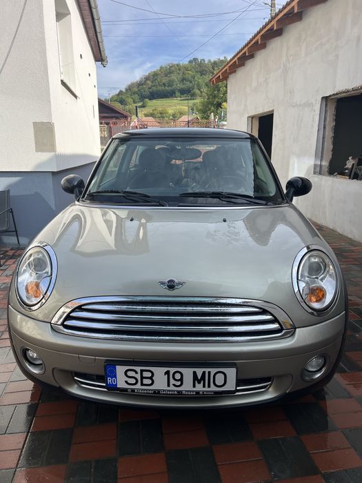 Mini Cooper. An fabricatie 2007 Automat