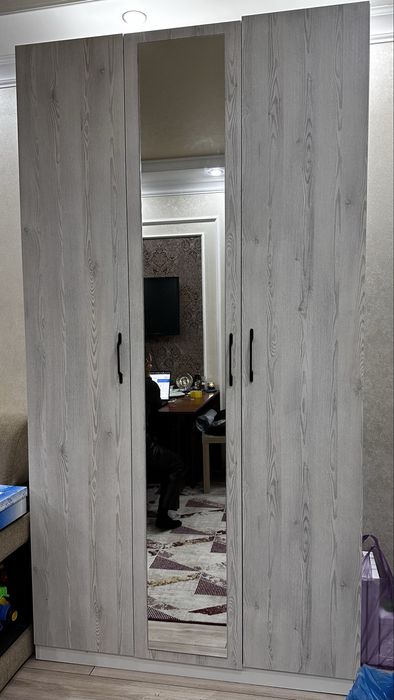 Продам шкаф трехдверный