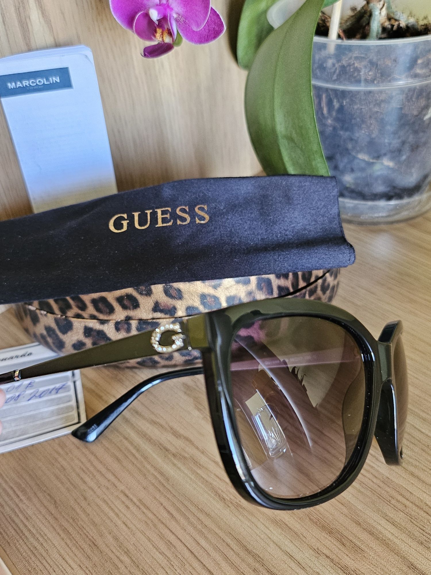 Слънчеви очила Guess