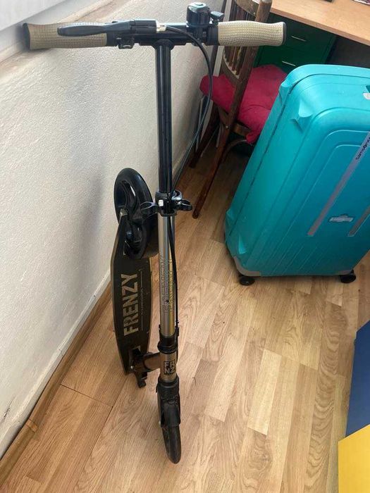 Vând trotinetă Frenzy 205mm Dual Break Plus Titanium