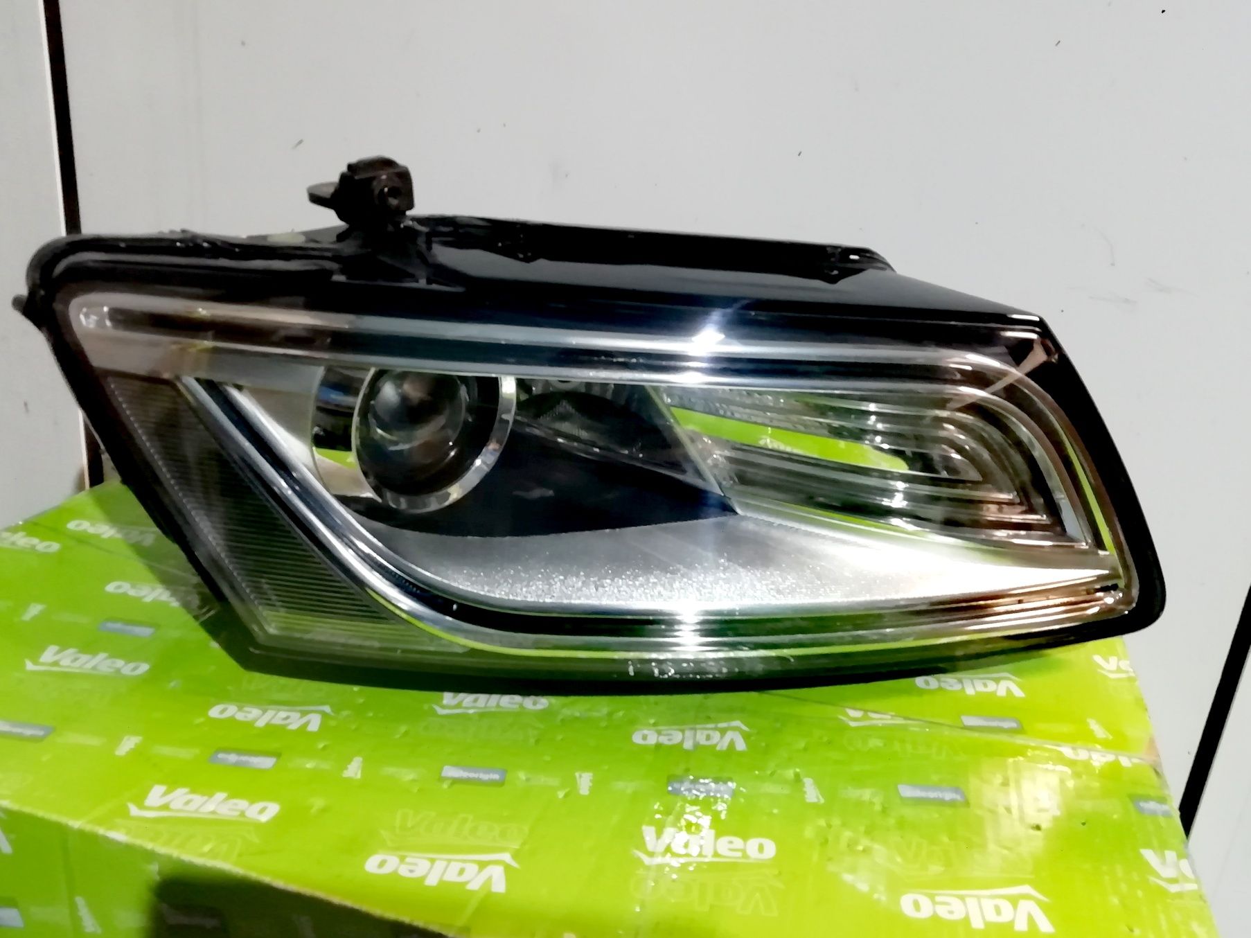 Фар Фарове за Audi Q5 / Ауди Кю5 AFS Bi-Xenon Led Facelift.