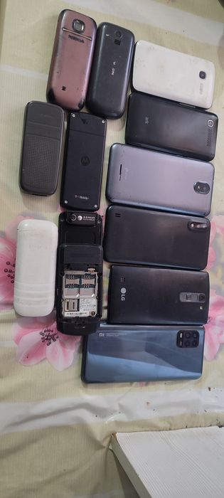 Телефоны продам.