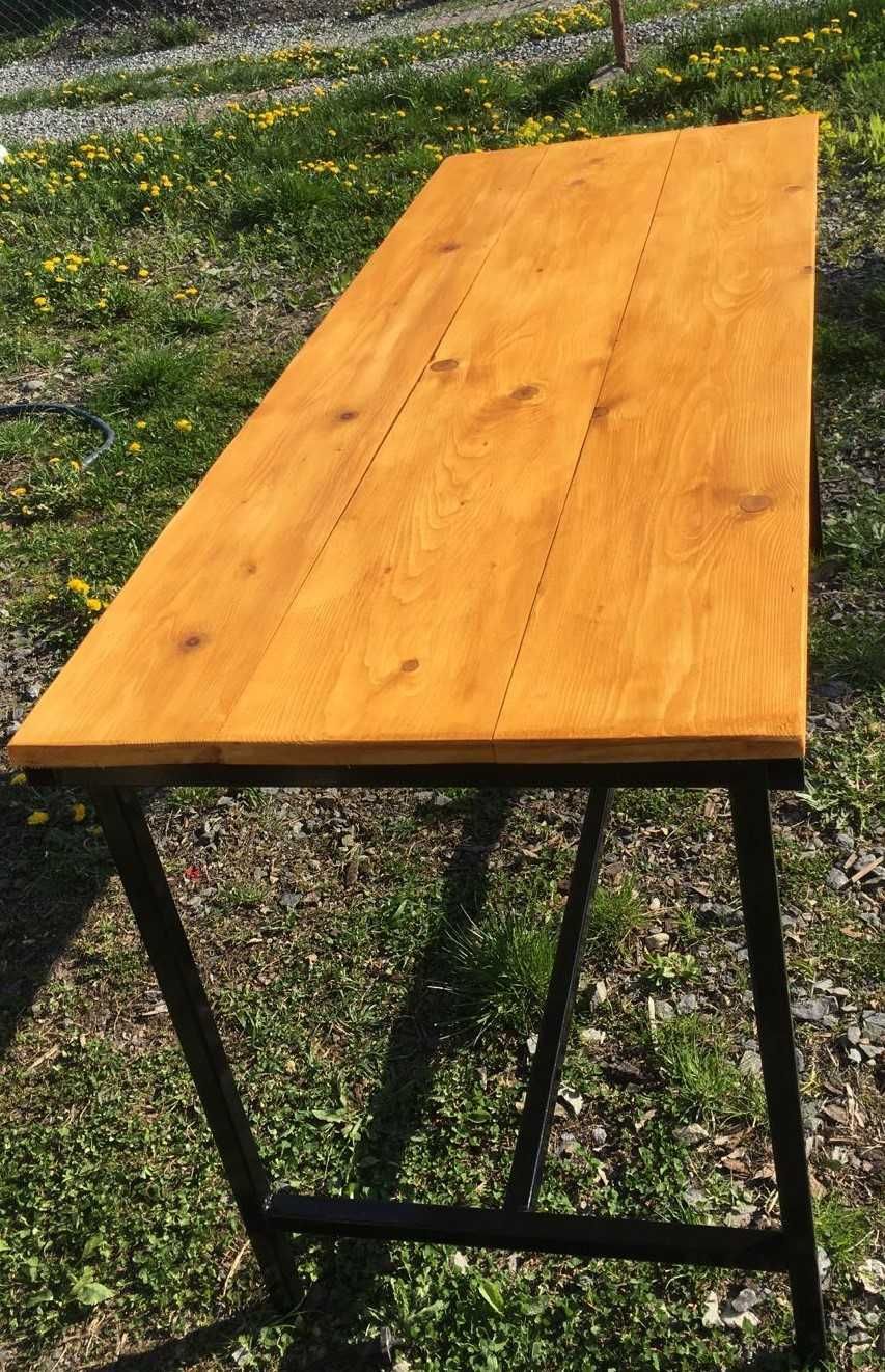 Masa din fier patrat si lemn