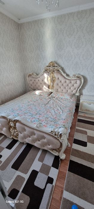 Большой кравать с ортопедическим матрасом