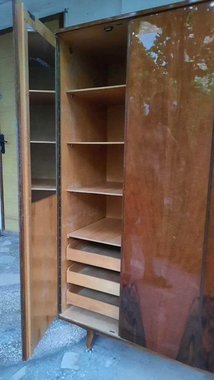 Продаю шифоньер б/у