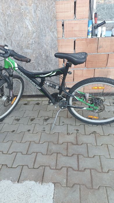 Bicicleta cu frânele pe lichid