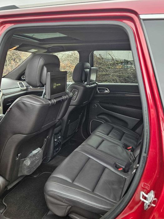 Jeep Grand Cherokee model Summit 2015