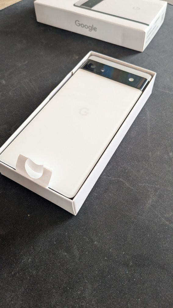 Pixel 6a разбитый