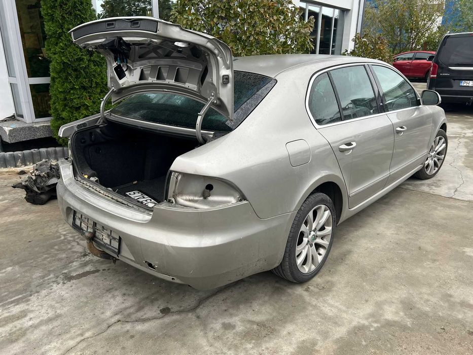 Skoda Superb 2 Avariat 2009 2.0 tdi CBBB 170 cp DSG navi piele Xenon