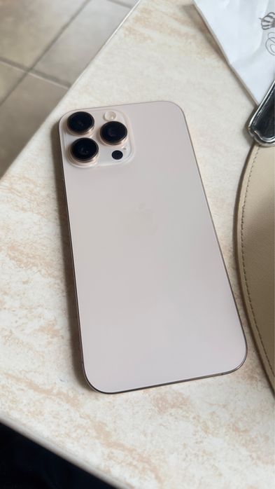 iPhone 16 pro max gold rose