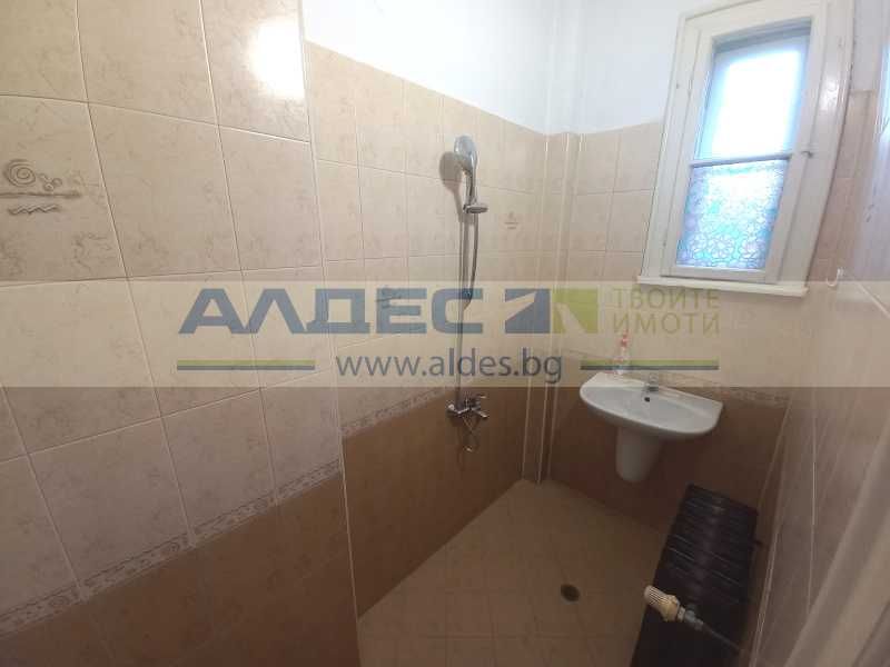 Дава се под наем Тристаен апартамент в София, Център - 108 кв.м за 950 € - Снимка #13